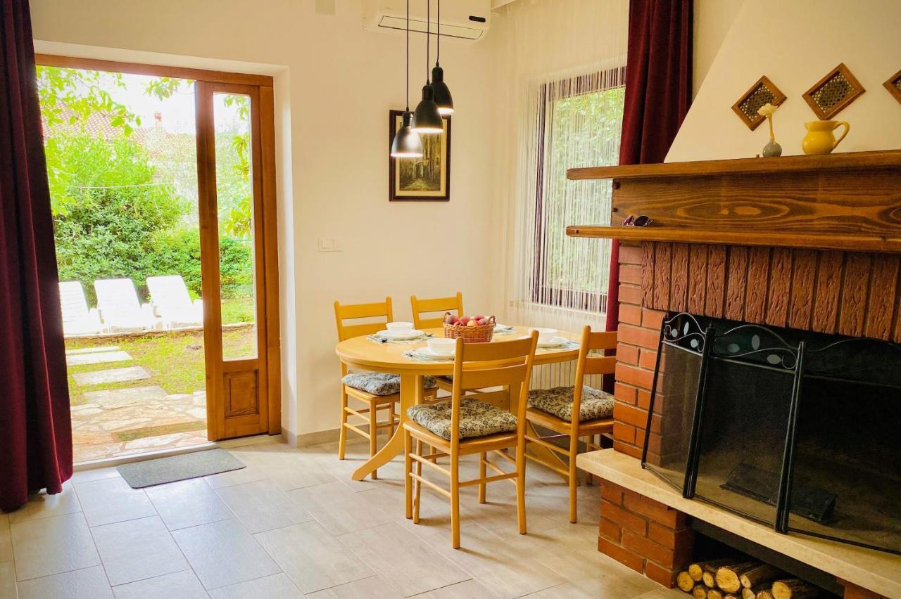 Bilini Garden Apartment PUY Eksteriør bilde